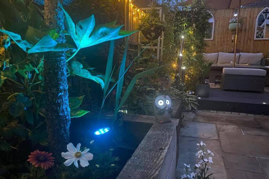 Secret Gem 1 Bed Garden Flat Private Luxury Hot Tub Apartment บอร์นมัธ ภายนอก รูปภาพ