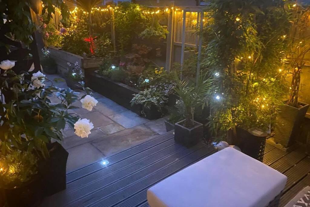 Secret Gem 1 Bed Garden Flat Private Luxury Hot Tub Apartment บอร์นมัธ ภายนอก รูปภาพ