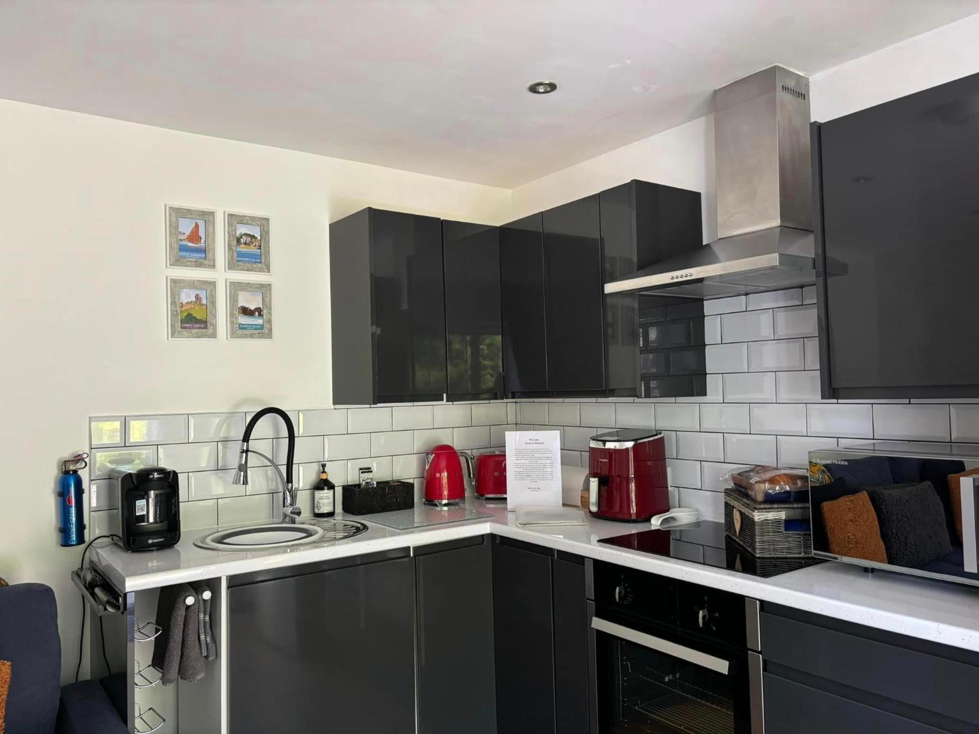 Secret Gem 1 Bed Garden Flat Private Luxury Hot Tub Apartment บอร์นมัธ ภายนอก รูปภาพ